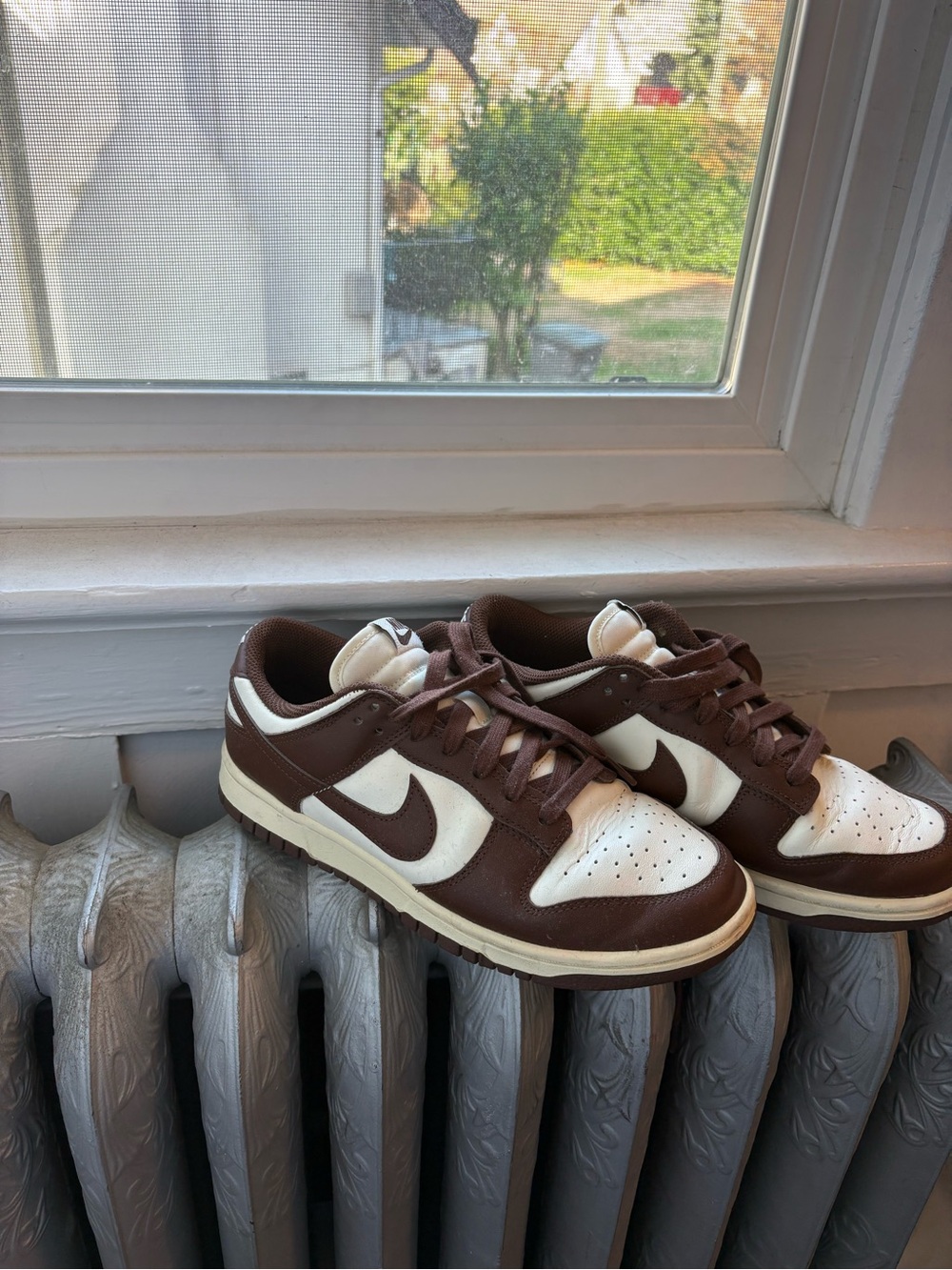 Nike Men’s Brown and Cream Low-Top Sneakers